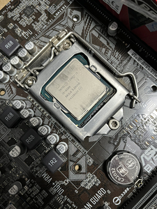 i56400 6402p i56500 i56600k i76700 i76700k g3900 cpu0人付款90