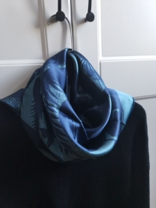 凯喜雅高端经纶堂100%真丝桑蚕丝丝巾/围巾/大方巾 全新