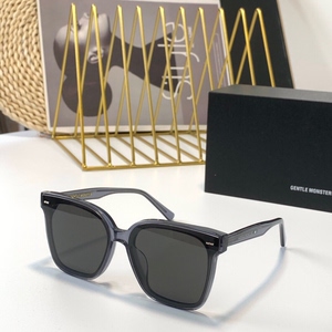 000人付款淘宝2023新款韩国代购gm墨镜myma太阳镜配蔡司镜片原套皮包