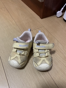 宝宝基诺浦鞋子，南京砂之船奥特莱斯基诺浦专柜购买，宝宝实际穿