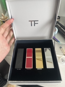 男朋友送的tf限量口红套盒 带礼盒包装