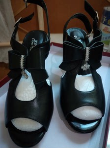 00tb422757352淘宝红绶带女鞋38码,全新就穿一次0人付款85.