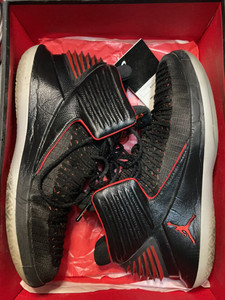 aj乔丹黑红经典