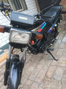 本田gl145摩托车