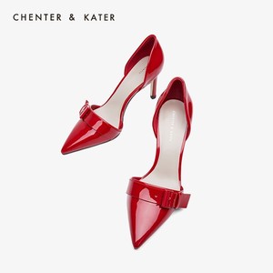 全新小CK女鞋2020春夏搭扣装饰漆皮尖头单鞋红色