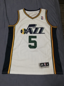 nba犹他爵士队主场白色莫威廉姆斯球衣