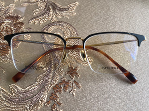 8成新,帕特里克 考克斯正品一手眼镜架,需要速拍,手慢货无