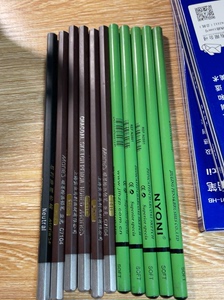 尼奥尼软炭5支，马利14B5支，中性炭笔1支，全新未使用。