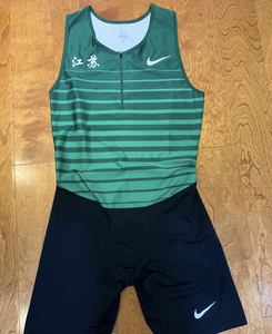 nike连体田径服
