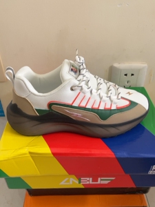 qq630563416淘宝名剑安步,专利号202030595251.