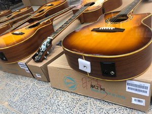 亏钱出全新美国luna吉他 单板电箱琴 露娜吉他luna民谣