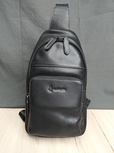 暇步士胸包男士真皮单肩斜挎包正品全新男包