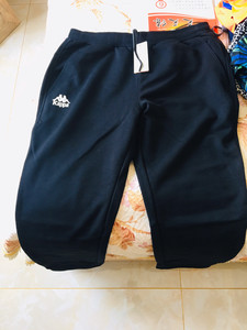 全新黑色卡帕男运动裤，尺码xl的，去年专柜打七折给孩子买的，