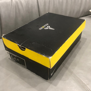 zk8 科比8 龙鳞 40码男码 鞋盒完整 kobe 8圣诞