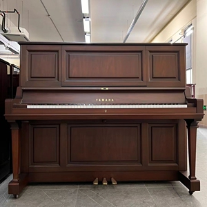 雅马哈w201原木色钢琴,米字背高端演奏琴,仿三角独立定弦钮