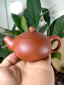 宜兴名家正品国工董岳峰刻绘,夫人周卫珍制壶小品紫砂壶,朱泥手