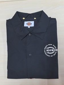 Dickies迪克斯客中性款风衣夹克，有防水性能，穿着舒服，