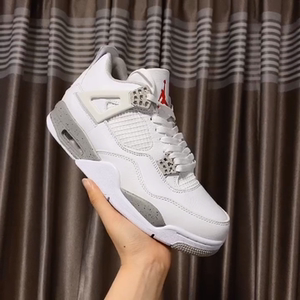 aj4白奥利奥配色,40.5码,朋友送的礼物,鞋盒破损,鞋子