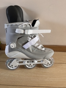 powerslide swell 宝狮莱轮滑鞋 47码