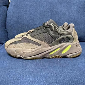 yeezy700黑棕