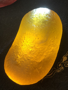 超大块黄金色戈壁沙漠玻璃陨石 可直接做手把件