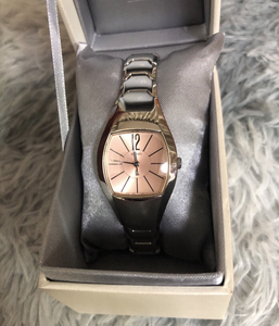 精工seiko手表lk系列女表,闲置出售.镜面无划痕,表带表