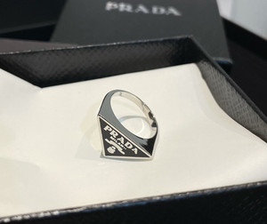 普拉达戒指