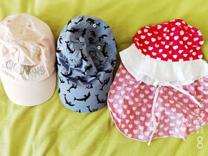 儿童帽子集合：购于德国，除粉色为OLDNAVY以外，其余两顶