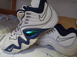 43码,96版耐克,基德大眼睛,懂行的拍,价格绝对美丽,机会