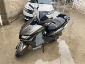 南雅踏板摩托车