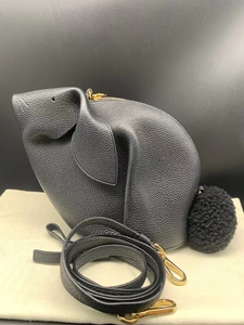 loewe罗意威 bunny兔子包 皮质小牛皮 很耐磨