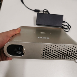 【顺丰包邮】benq 明基 i300j 小型家庭投影仪智能投