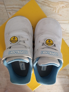 安踏儿童运动鞋,哆啦a梦联名,8新,已清洗.24码,内长15