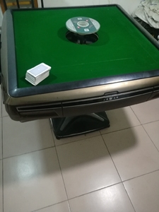 上海立明牌麻将机两台二千八买的,雀友牌麻将机两台一千六买的