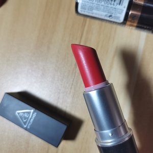 mac口红lady橘红色danger魅可607(珊瑚橘红)