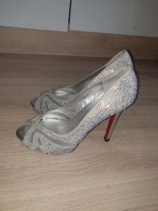 xangirl香阁儿水钻十公分高跟鞋,不止十公分,落地大概一