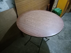 八十年代老折叠餐桌,9新,直径90厘米,正常使用,桌面完好