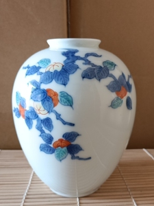 日本回流今右卫门风花瓶 锅岛烧松峰作 底款见图!无磕无冲线.