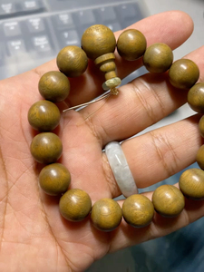 谭木匠正品手串 12mm 绿檀 大学时期在专卖店买的,一直还