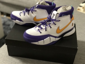 斯伯丁篮球鞋正品