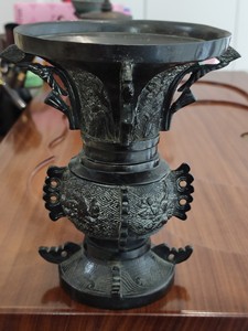 出戟花觚。中古精品铜花器，古法工艺。日本回流仿明代样式、喇叭