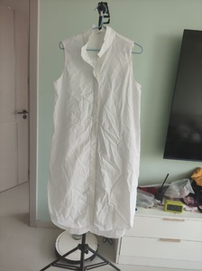 太平鸟品牌纯棉连衣裙，白衬衫裙，胸围104，衣长104，剪标