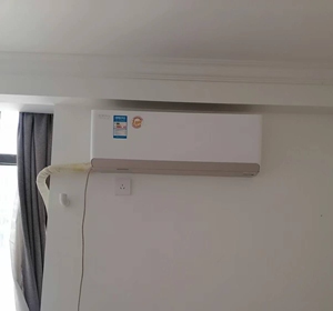 仓库多台九成新格力美的空调挂机柜机,性价比高 成都上门安装