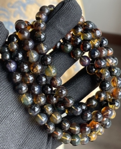 天然缅甸琥珀 老矿黑蜜溶洞聚宝盆变色龙佛珠108项链8mm