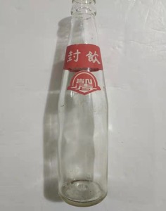 凯涛牌封饮瓶子，江西省九江市封缸酒厂，完整无缺，品自定。