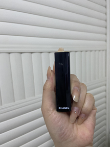 香奈儿山茶花限定口红347 仅手上试色 外观全新0磨损 膏体