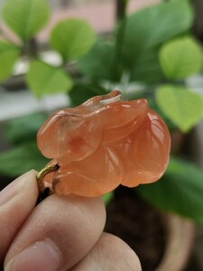 水晶兔子吊坠红兔毛