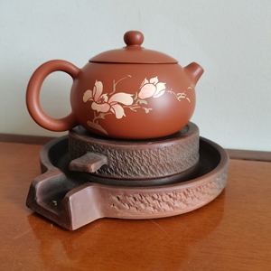 建水紫陶名家何锦作品刻填复烧西施壶,注.壶嘴有色差球孔出水容