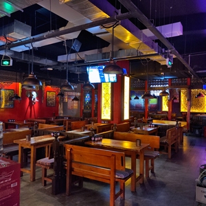 hls嗨起来小酒馆里的3升可乐桶,原价是88,98一个