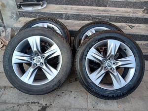 新款丰田汉兰达改装升级19寸轮毂轮胎一套9成,原车配套邓禄普